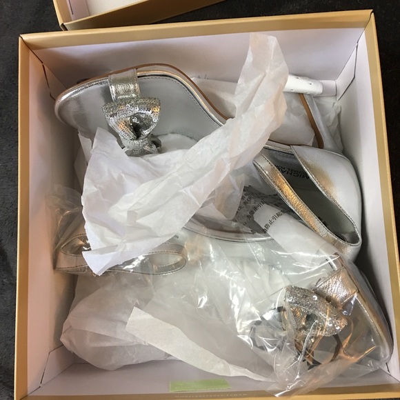 Michael Kors Silver Paris Sandals NEW - Picture 7 of 7